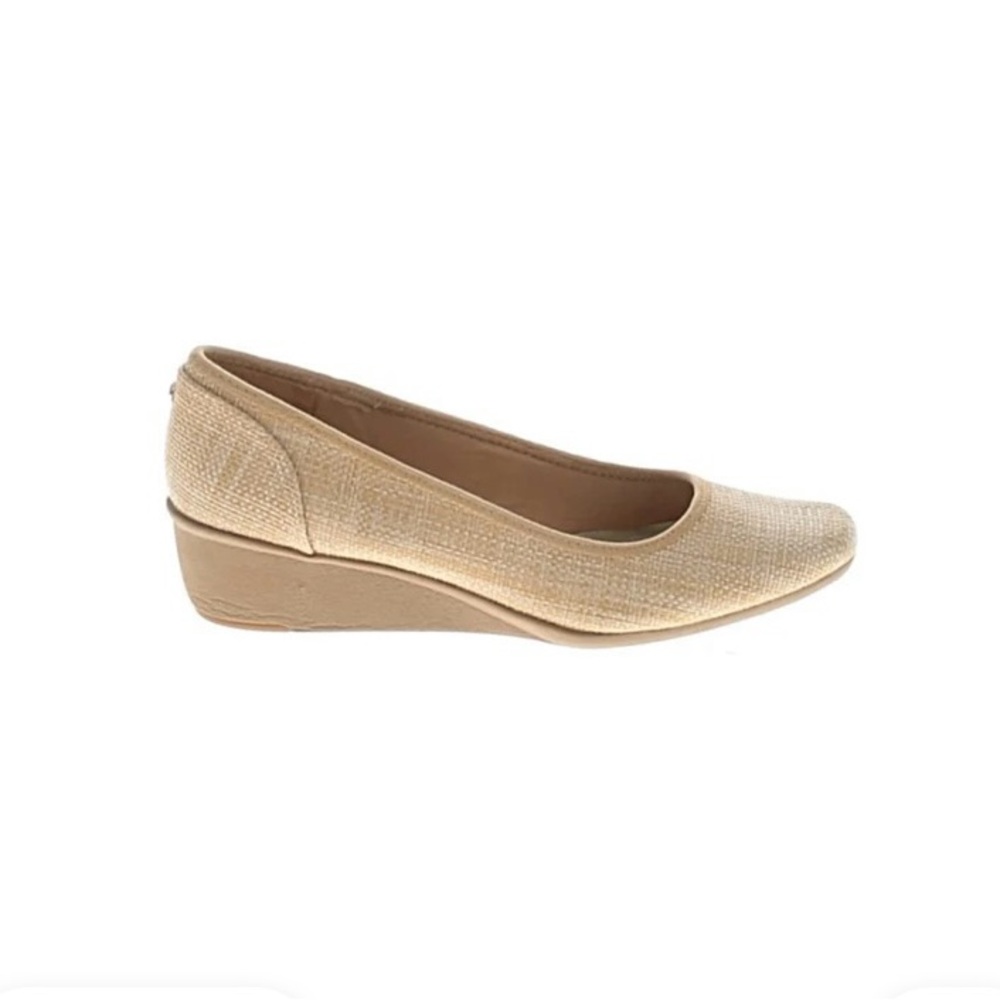 Anne Klein Winner Raffia memory foam wedges